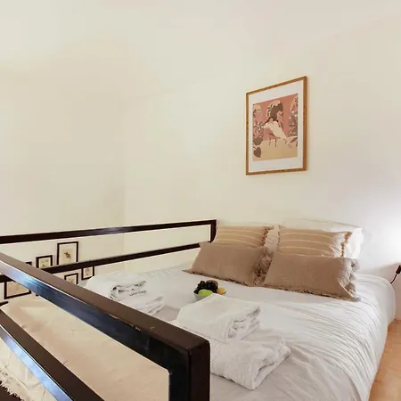Apartment Beautiful 2p - Rue De L'universite Pont De L'alma Paris